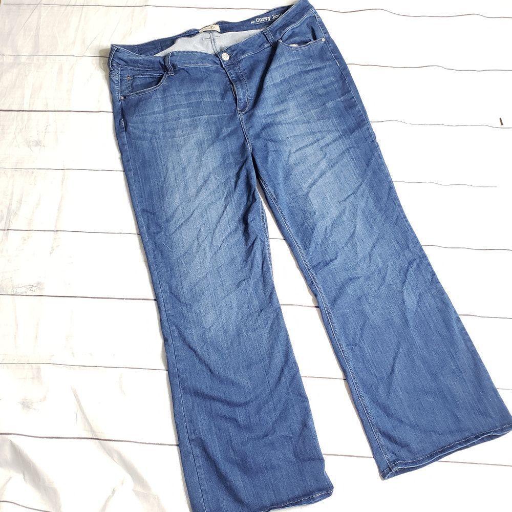 RWN by Rawan curvy bootcut medium blue jeans 26